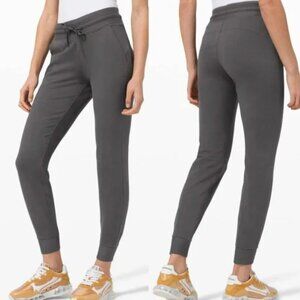 Lululemon Ready To Fleece Jogger in Graphite Grey Size 6